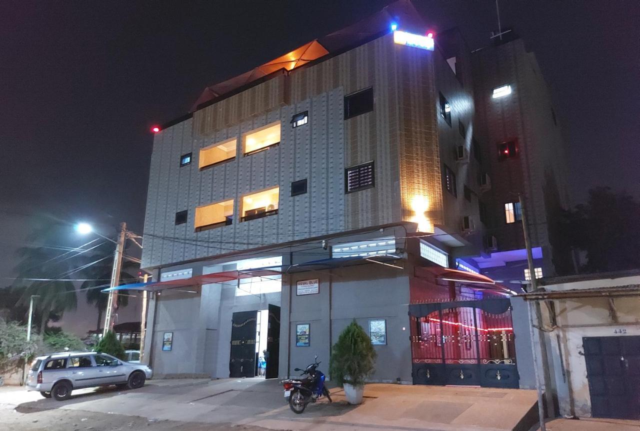 Royal Blue Guest House & Bar ロメ エクステリア 写真